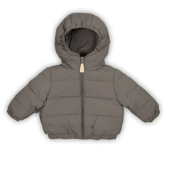 giacca imbottita bambina con cappuccio fisso e chiusura zip con dettaglio in legno