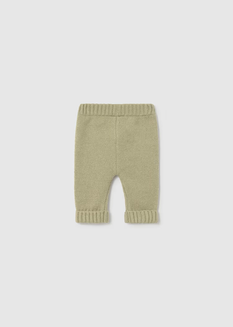 Pantaloni beige in maglia morbida con risvolti, parte del COMPLETO 3PZ TRATTORE in tessuto misto cotone ed elastan.