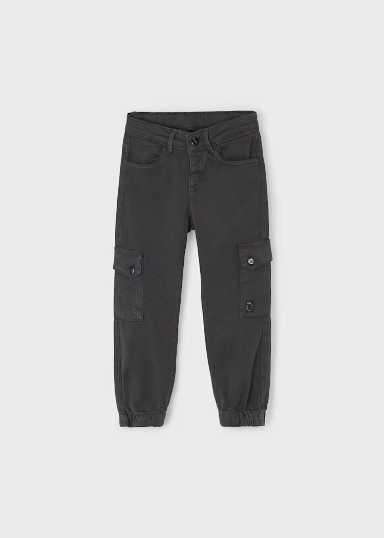 Pantalone cargo bambino nero con tasche laterali e orlo elasticizzato