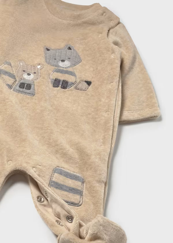 Tutina ciniglia per bambino con scollo incrociato e bottoni a pressione, cotone morbido e ricami decorativi