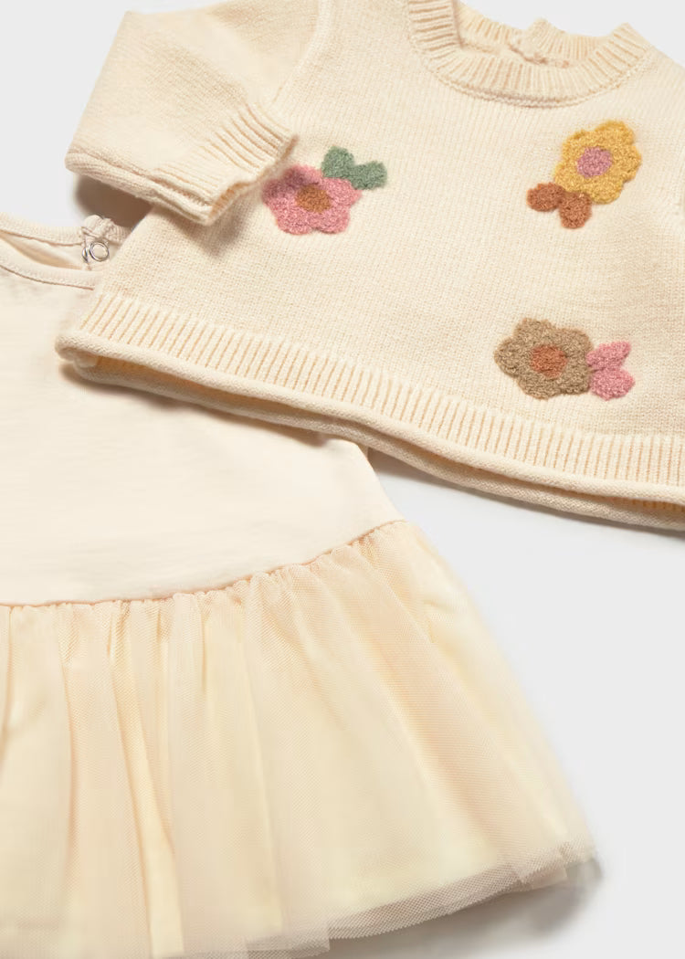 VESTITO TRICOT TULLE color crema per bambina con maglione lavorato a maglia e gonna in tulle leggero e morbido.